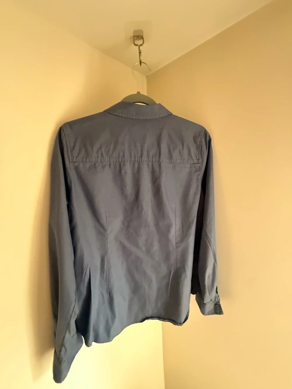 J. Jill Woman’s Long-Sleeve Button-Down Shirt in Denim Blue